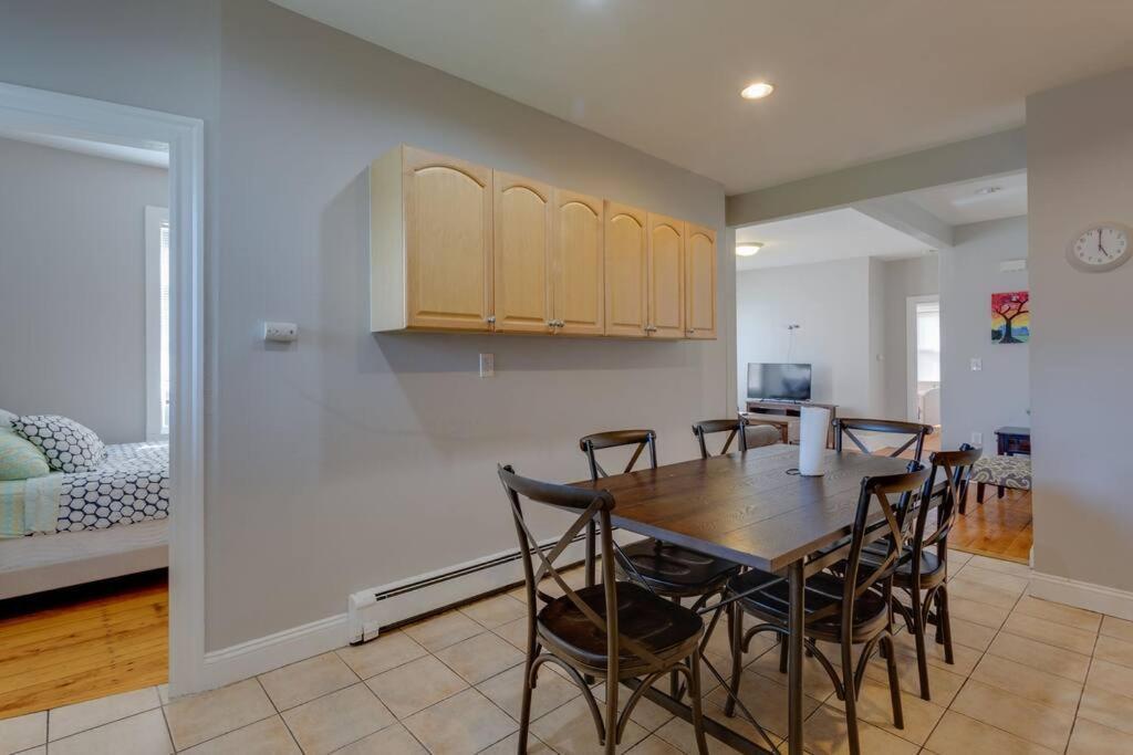 New! Near Mbta, 3 Mi To Fenway! Appartamento