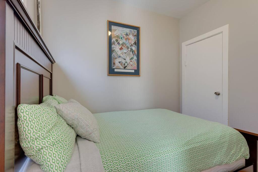 New! Near Mbta, 3 Mi To Fenway! Appartamento Boston